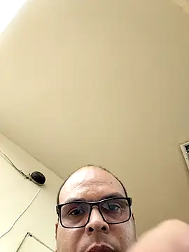 Snapshot of Camilo-31RI chatting on February 2026 01:52:01 PM Camilo-31RI online show from February 2026 01:52:01 PM