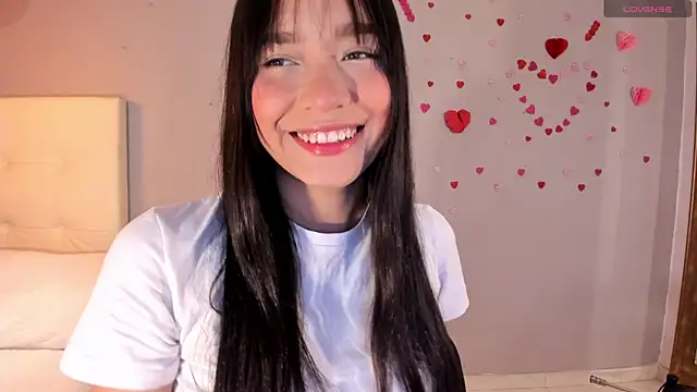 Snapshot of Maia_W10 chatting on April 2026 12:27:02 PM Maia W10 online show from April 2026 12:27:02 PM