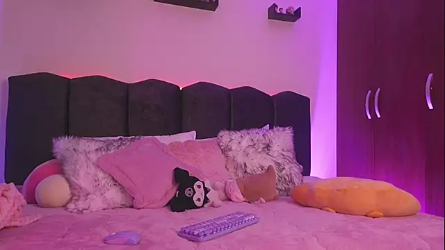 Snapshot of Lilou_albrecht chatting on February 2026 11:52:01 AM Lilou albrecht online show from February 2026 11:52:01 AM