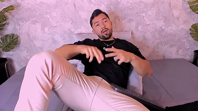 Regan   online show from March 2025 04:38:01 AM