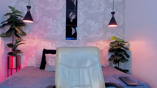 Regan   online show from October 2025 03:40:02 AM