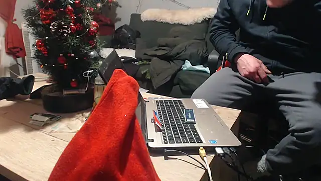 Snapshot of mikeythebestsucker chatting on December 2024 08:00:02 AM mikeythebestsucker online show from December 2024 08:00:02 AM