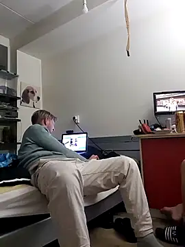 Snapshot of mikeythebestsucker chatting on October 2025 09:57:02 PM mikeythebestsucker online show from October 2025 09:57:02 PM