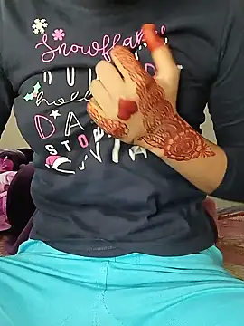 Snapshot of Nadia-2 chatting on January 2025 02:33:01 AM Nadia-2 online show from January 2025 02:33:01 AM