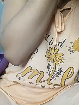 Snapshot of Nadia-2 chatting on January 2025 09:47:02 PM Nadia-2 online show from January 2025 09:47:02 PM