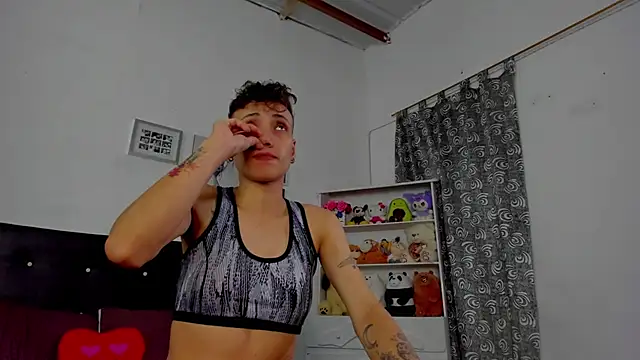 megan 100 online show from December 2025 05:50:01 PM