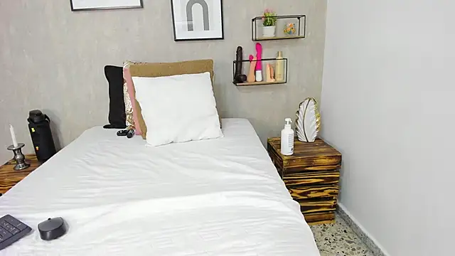 Snapshot of afrodita_martinez chatting on February 2025 12:17:02 AM afrodita martinez online show from February 2025 12:17:02 AM