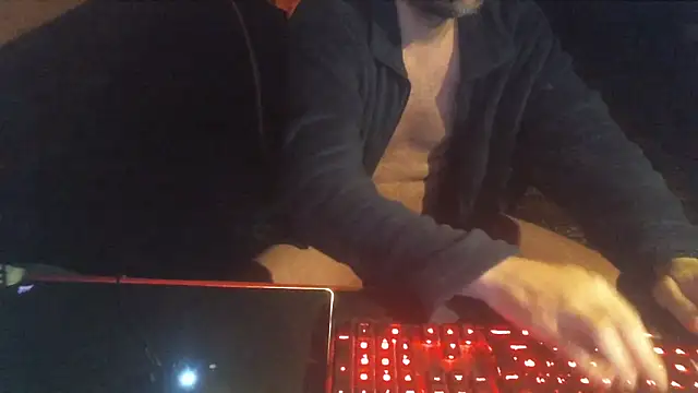 Snapshot of 6996horus chatting on February 2025 01:13:01 AM 6996horus online show from February 2025 01:13:01 AM