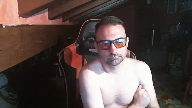 Snapshot of 6996horus chatting on September 2025 01:41:02 AM 6996horus online show from September 2025 01:41:02 AM