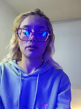 Snapshot of 911Calling chatting on December 2024 10:24:02 PM 911Calling online show from December 2024 10:24:02 PM