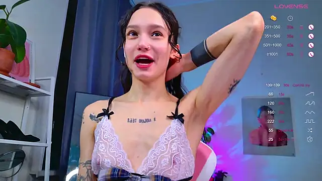 MyLou  online show from November 2025 03:15:02 PM