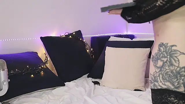 LikaBerry1 online show from January 2025 12:30:01 AM