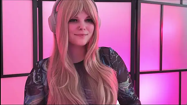 LikaBerry1 online show from June 2026 11:33:01 AM