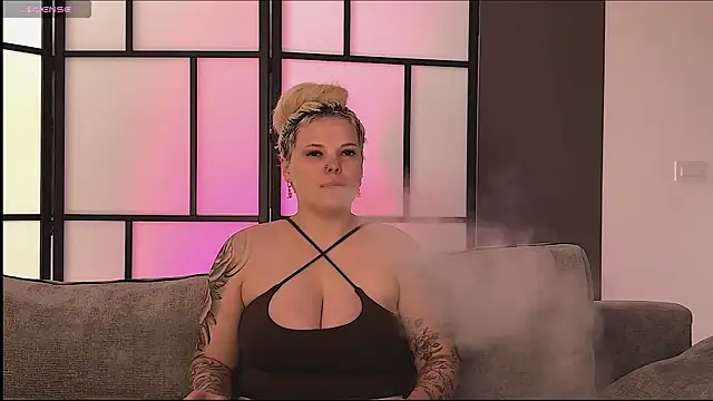 LikaBerry1 online show from June 2026 09:32:02 AM