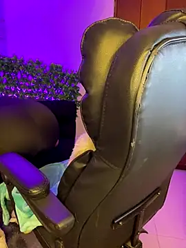 angel natural online show from November 2025 08:42:02 PM