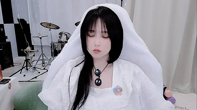 Vaness-a online show from May 2026 12:15:01 PM