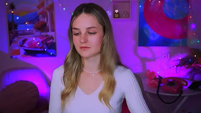 Snapshot of DeboraLarson chatting on December 2024 07:14:01 AM DeboraLarson online show from December 2024 07:14:01 AM