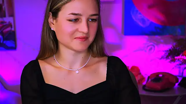 Snapshot of DeboraLarson chatting on January 2025 04:28:02 AM DeboraLarson online show from January 2025 04:28:02 AM