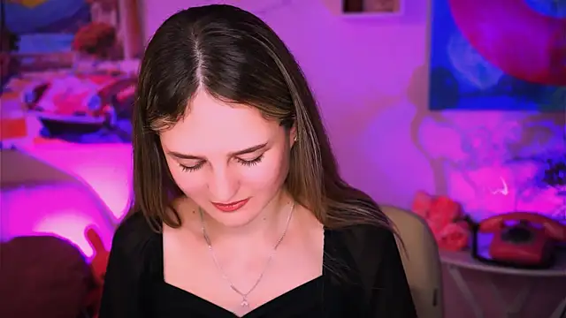 Snapshot of DeboraLarson chatting on February 2025 10:44:02 PM DeboraLarson online show from February 2025 10:44:02 PM