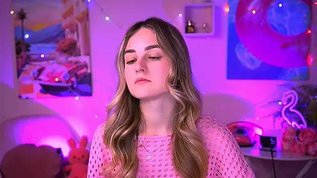 Snapshot of DeboraLarson chatting on February 2025 07:31:02 PM DeboraLarson online show from February 2025 07:31:02 PM