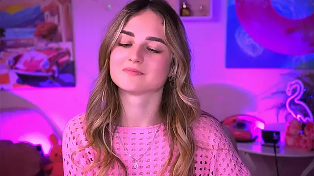 Snapshot of DeboraLarson chatting on February 2025 10:36:01 PM DeboraLarson online show from February 2025 10:36:01 PM