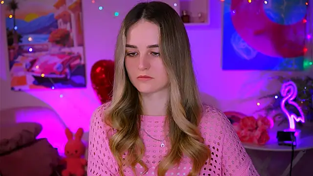 Snapshot of DeboraLarson chatting on February 2025 03:56:02 AM DeboraLarson online show from February 2025 03:56:02 AM