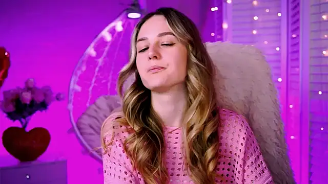 Snapshot of DeboraLarson chatting on February 2025 04:21:01 PM DeboraLarson online show from February 2025 04:21:01 PM