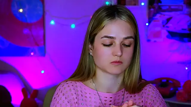 Snapshot of DeboraLarson chatting on March 2025 11:01:02 AM DeboraLarson online show from March 2025 11:01:02 AM