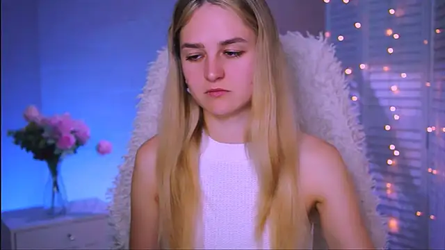 Snapshot of DeboraLarson chatting on October 2025 07:05:02 AM DeboraLarson online show from October 2025 07:05:02 AM