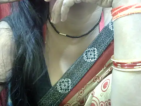 HOT-SEEMAA online show from November 2025 03:13:02 PM