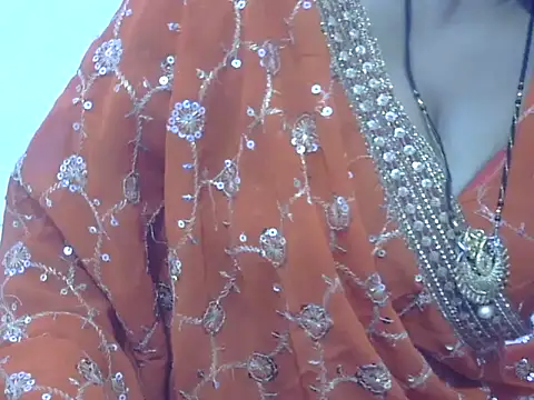 HOT-SEEMAA online show from April 2026 06:25:01 PM