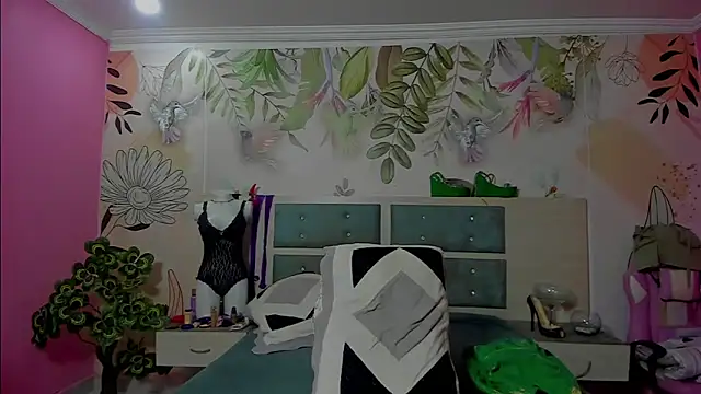 bigblackhotx1 online show from February 2026 01:17:01 PM