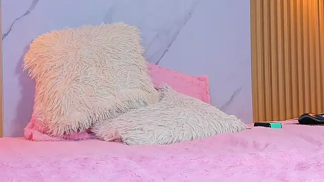 Snapshot of miss_Ari chatting on December 2024 01:16:02 AM miss Ari online show from December 2024 01:16:02 AM