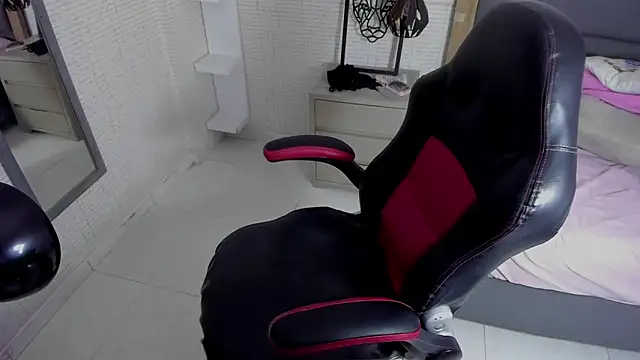 Snapshot of MARAYLOUS chatting on January 2025 10:52:02 PM MARAYLOUS online show from January 2025 10:52:02 PM