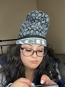 tillymarie34 online show from December 2025 11:01:02 PM