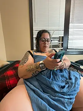 Snapshot of tillymarie34 chatting on May 2026 03:24:02 AM tillymarie34 online show from May 2026 03:24:02 AM