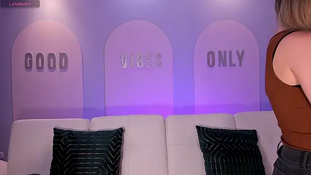 StacyWoods online show from April 2026 11:05:02 AM