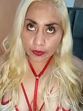 Snapshot of Mia_queenOfBlowjob chatting on December 2024 01:25:01 AM Mia queenOfBlowjob online show from December 2024 01:25:01 AM