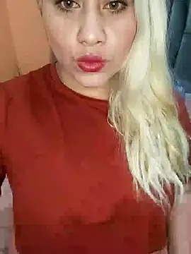 Snapshot of Mia_queenOfBlowjob chatting on December 2024 10:38:02 PM Mia queenOfBlowjob online show from December 2024 10:38:02 PM