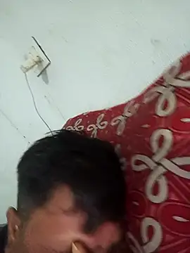 Snapshot of pintuS40 chatting on February 2026 10:32:01 PM pintuS40 online show from February 2026 10:32:01 PM