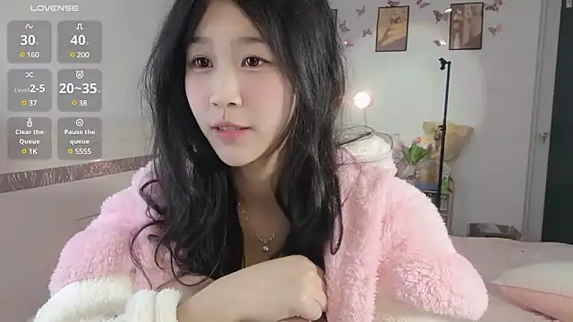 Luminous163 online show from February 2025 10:09:02 AM