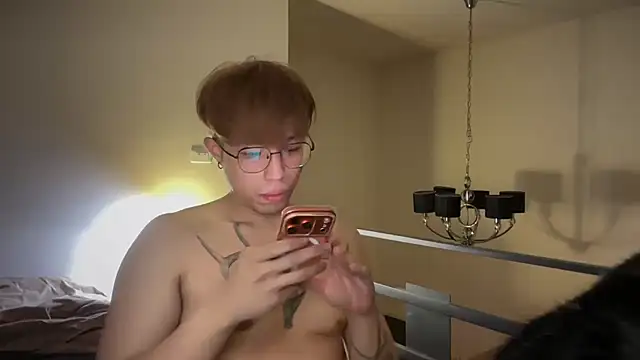 Snapshot of pengpeng_0310 chatting on March 2026 12:44:02 PM pengpeng 0310 online show from March 2026 12:44:02 PM