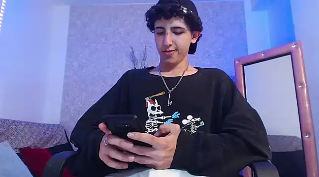 Kerverr  online show from February 2025 11:41:02 PM