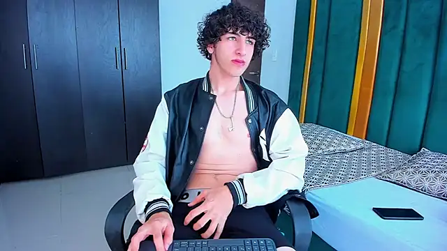 Kerverr  online show from September 2025 03:33:01 PM