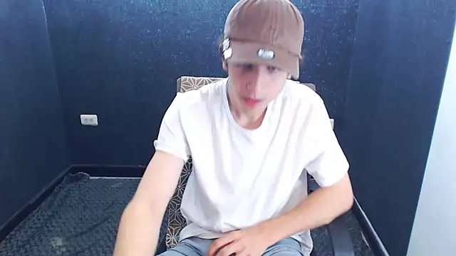 Kerverr  online show from November 2025 03:56:01 PM