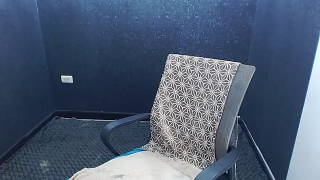 Kerverr  online show from November 2025 04:12:02 PM