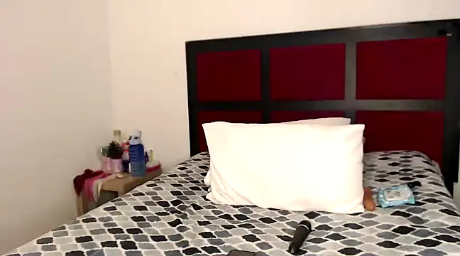 SlimRose24 online show from March 2025 04:19:01 AM