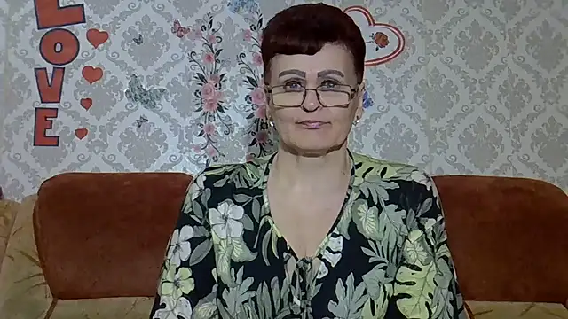 Snapshot of PaulaGolden chatting on June 2026 03:00:02 PM PaulaGolden online show from June 2026 03:00:02 PM