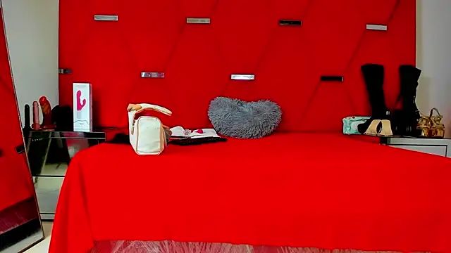 AmiraDulcee online show from December 2025 04:01:02 PM