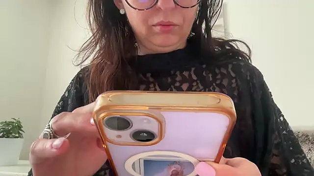 Serena 4you online show from November 2025 03:22:01 PM